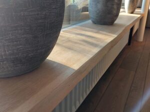 Eiken Vensterbank – Boomstamrand (Live-edge)
